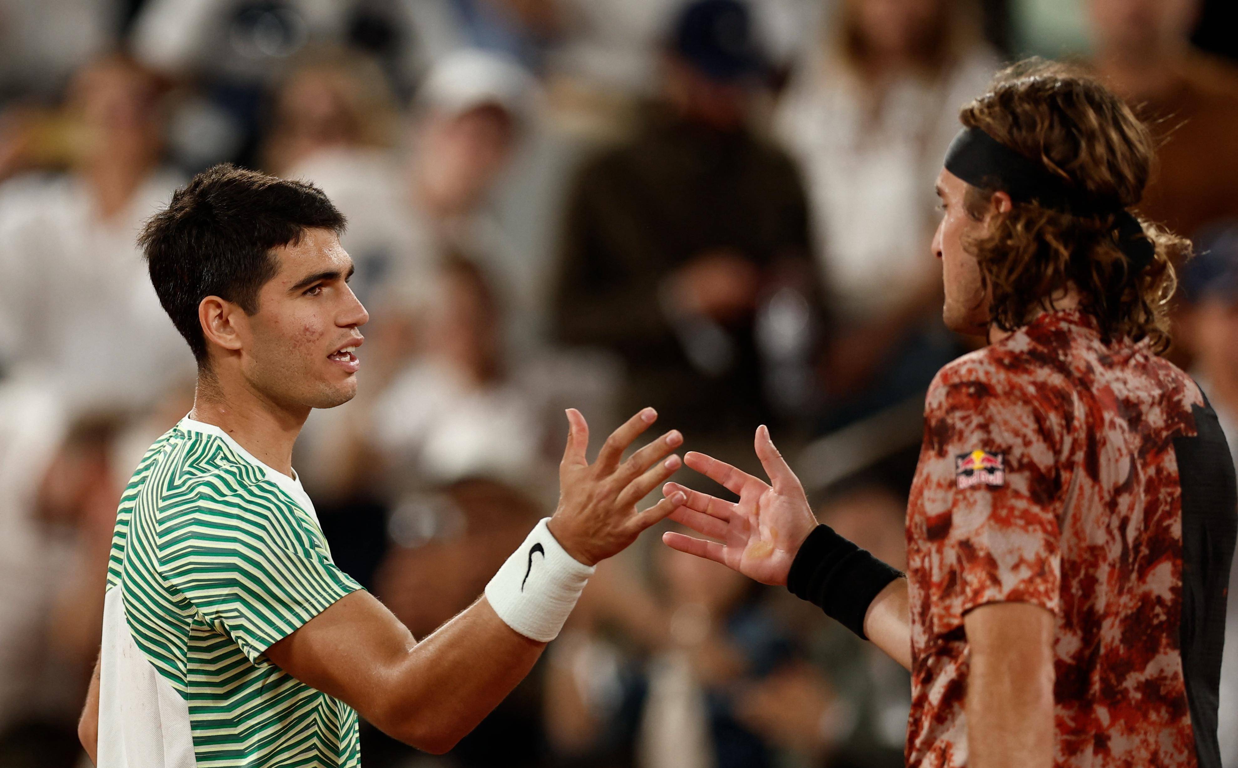 PG平台-英国网球队险胜西班牙网球队，西西帕斯高光表现