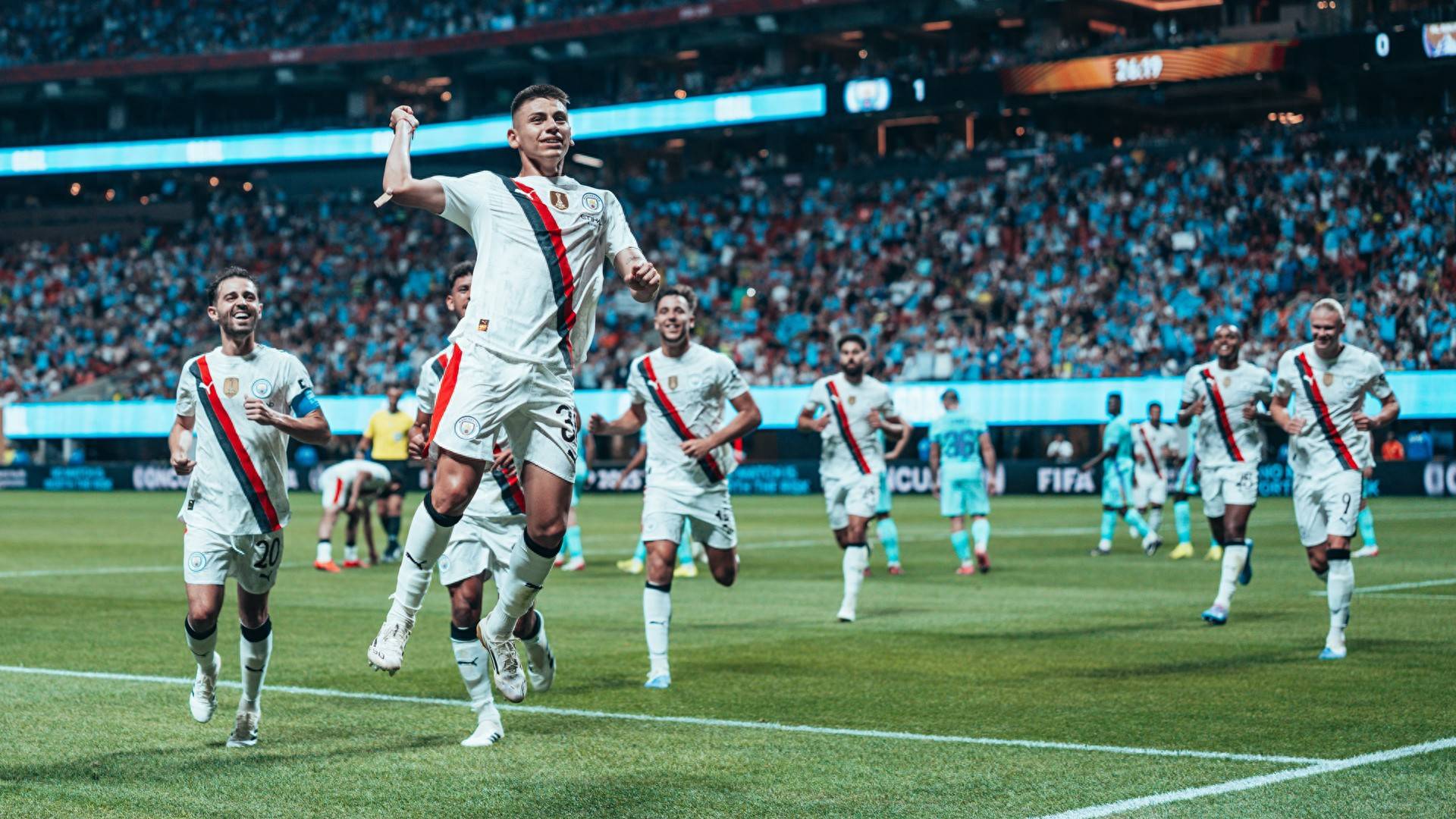 PG中国登录入口-超级巨星离场受伤,曼城遭遇沉重打击